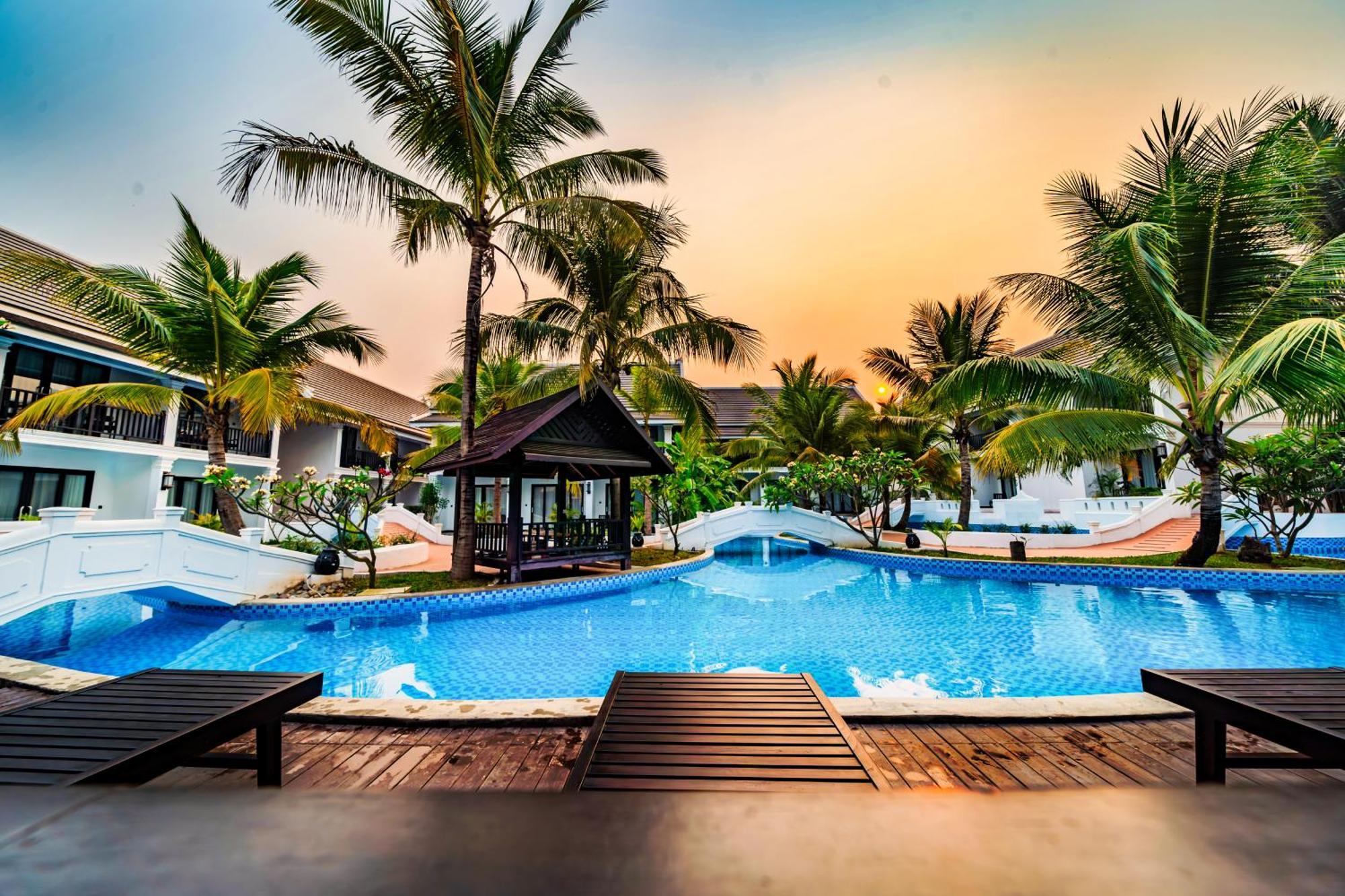 Manyo Hotel And Resort Луанґпхабанґ Екстер'єр фото