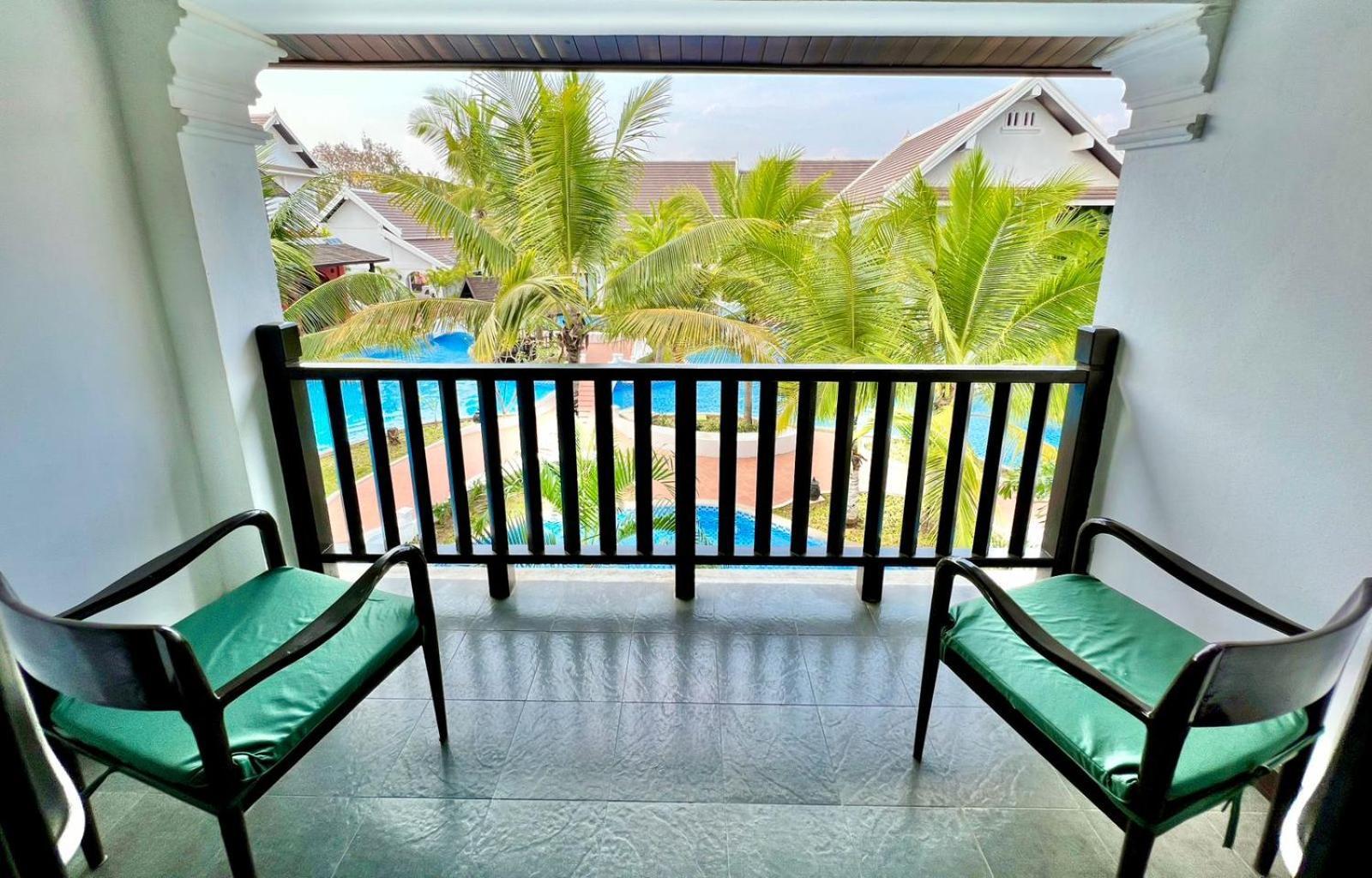 Manyo Hotel And Resort Луанґпхабанґ Екстер'єр фото